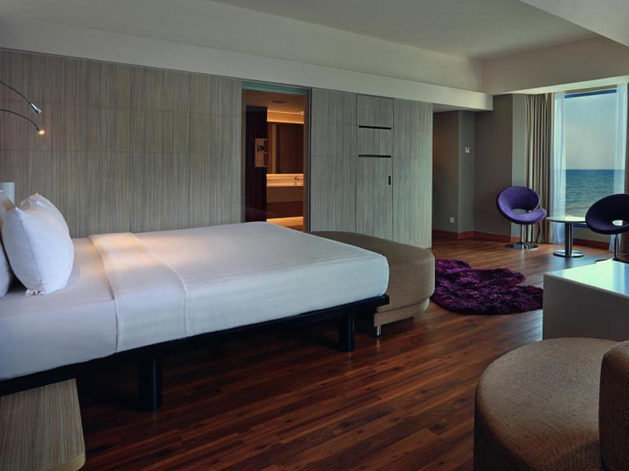 Mercure Convention Center Ancol 4*